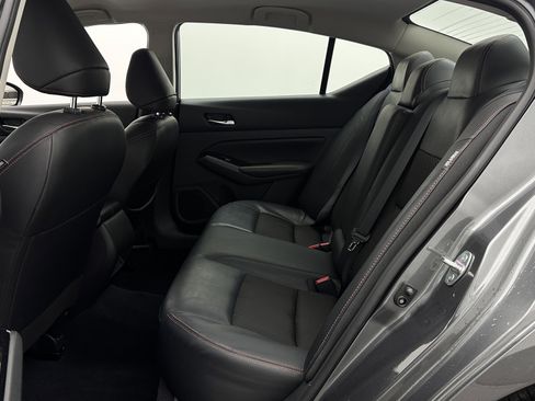 Used 2024 Nissan Altima 2.5 SR FWD image 23