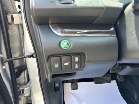 Used 2016 Honda CR-V Touring image 19