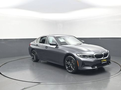 Used 2021 BMW 330i xDrive Sedan w/ Convenience Package AWD/4WD image 3
