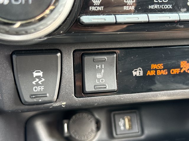 Used 2025 Toyota RAV4 XLE w/ Convenience Package AWD/4WD image 36