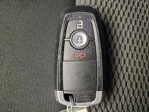 Used 2018 Ford Explorer XLT AWD/4WD image 32