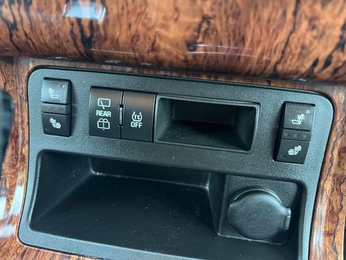 Used 2013 Chevrolet Traverse LT AWD/4WD image 19