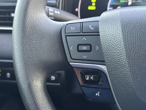 Used 2025 Toyota Camry LE image 14