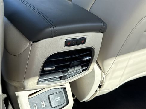 Used 2019 Lincoln MKZ Reserve image 12