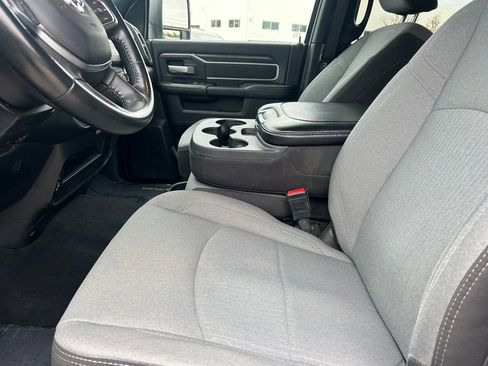 Used 2024 RAM 2500 Big Horn AWD/4WD image 11