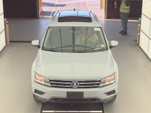 Used 2019 Volkswagen Tiguan SEL image 2