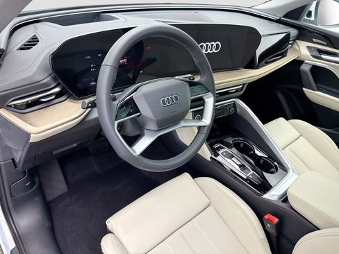 Certified 2025 Audi Q5 Premium Plus w/ Premium Plus AWD/4WD image 10