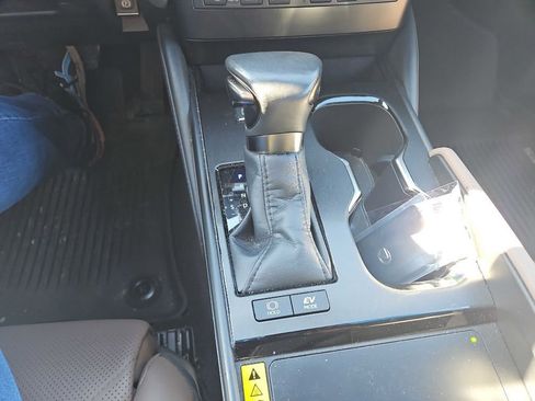 Used 2024 Lexus ES 300h w/ Luxury Package image 13