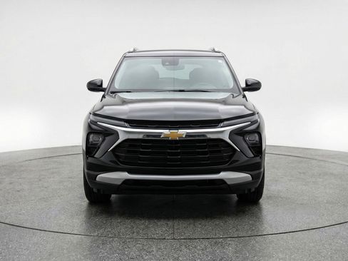 Used 2025 Chevrolet TrailBlazer LT image 2