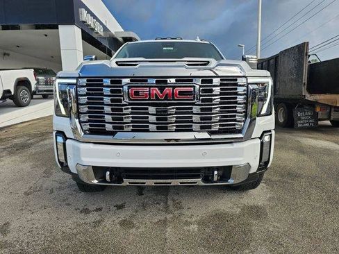 New 2026 GMC Sierra 2500 Denali w/ Denali Reserve Package image 9