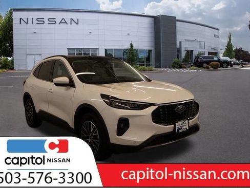 Used 2025 Ford Escape SE w/ PHEV Premium Package FWD image 1