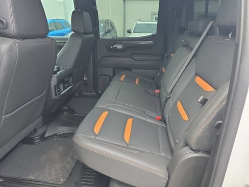Used 2023 GMC Sierra 1500 AT4 w/ Technology Package AWD/4WD image 11