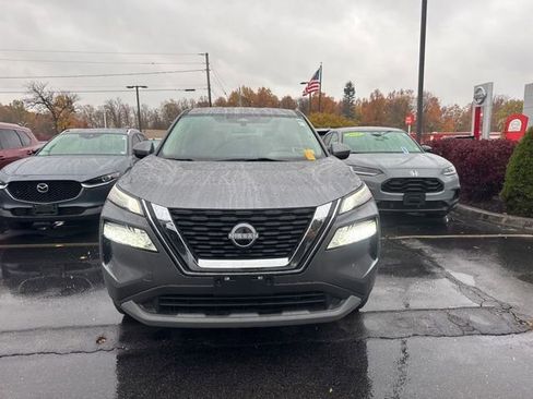 Used 2023 Nissan Rogue SV image 7