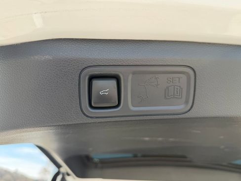 Used 2024 Ford Expedition Limited AWD/4WD image 11
