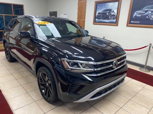 Used 2022 Volkswagen Atlas Cross Sport SE AWD/4WD image 4