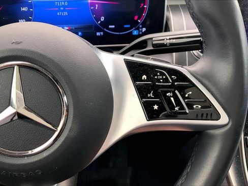 Used 2023 Mercedes-Benz GLC 300 4MATIC image 25