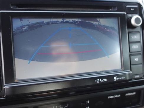 Used 2014 Toyota Tacoma 4x4 Access Cab V6 w/ TRD Off-Road Package image 18