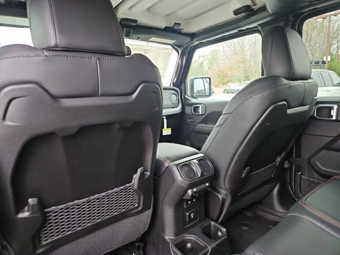 New 2026 Jeep Gladiator Rubicon w/ Safety Group AWD/4WD image 20