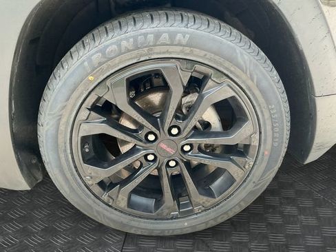 Used 2022 GMC Terrain SLE w/ Driver Convenience Package FWD image 15