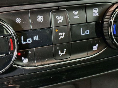 Used 2022 Buick Encore GX Select w/ Sport Touring Package AWD/4WD image 20