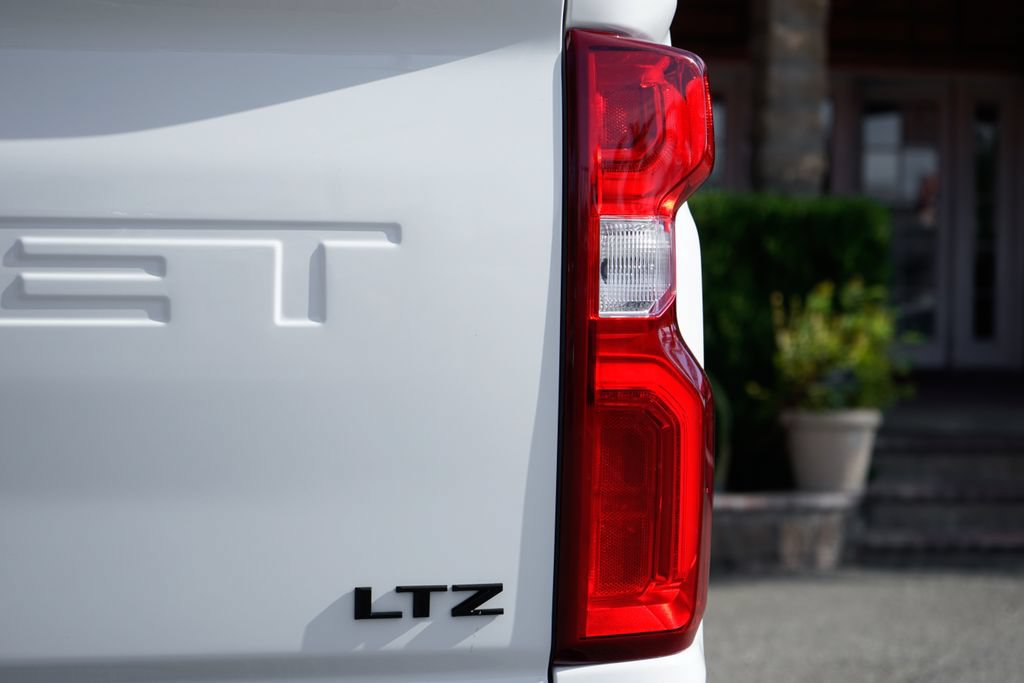 Used 2022 Chevrolet Silverado 2500 LTZ w/ LTZ Plus Package AWD/4WD image 56