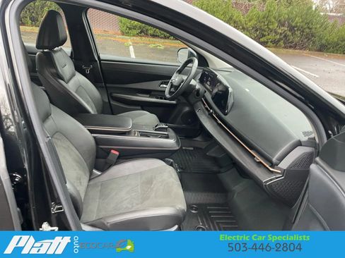 Used 2023 Nissan Ariya AWD image 45