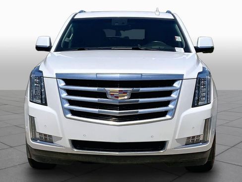 Used 2017 Cadillac Escalade Luxury AWD/4WD image 4