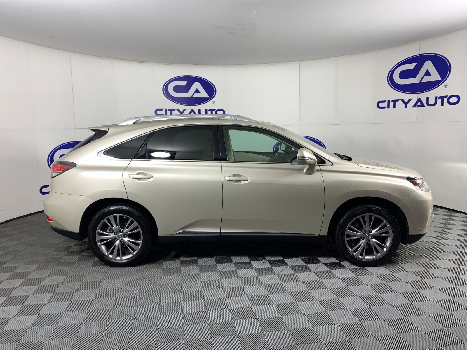 Used 2013 Lexus RX 350 FWD w/ Navigation Pkg image 2