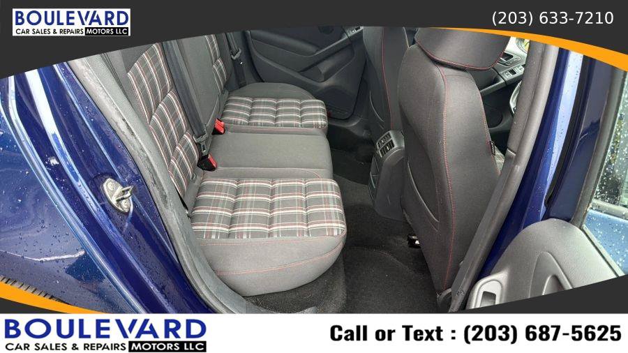 Used 2013 Volkswagen Golf 4-Door FWD image 31