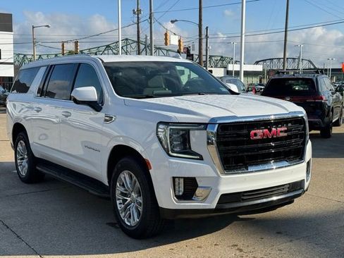 Used 2022 GMC Yukon XL SLE AWD/4WD image 6