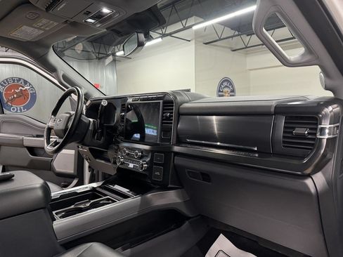 Used 2024 Ford F250 Lariat w/ Lariat Ultimate Package AWD/4WD image 39