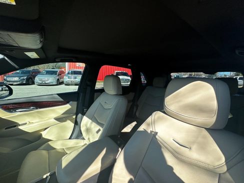 Used 2017 Cadillac XT5 Luxury w/ Driver Awareness Package image 29