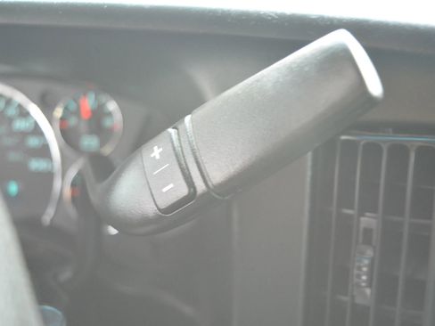 Used 2014 Chevrolet Express 2500 Extended image 16