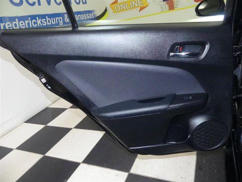 Used 2022 Toyota Prius LE image 26