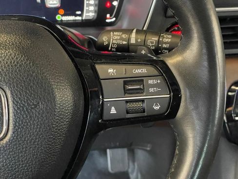 Used 2023 Honda Pilot Elite image 12