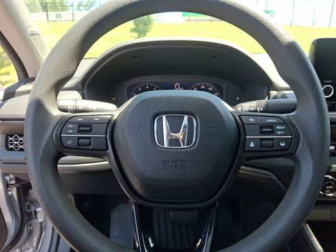 Certified 2023 Honda Accord EX image 25
