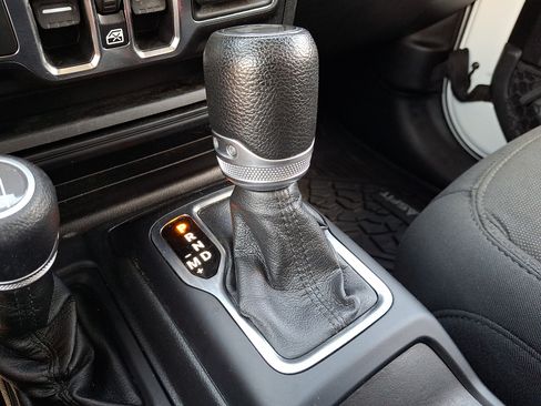 Used 2021 Jeep Wrangler Unlimited Sport AWD/4WD image 14