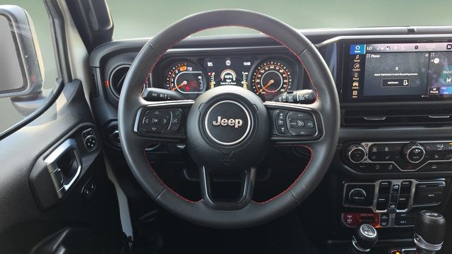 Used 2024 Jeep Wrangler Unlimited Rubicon w/ Convenience Group AWD/4WD image 10
