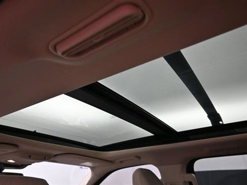 Used 2023 Ford Expedition Limited RWD image 18