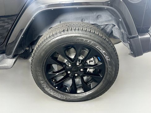 Used 2023 Jeep Wrangler Sahara w/ Cold Weather Group image 11