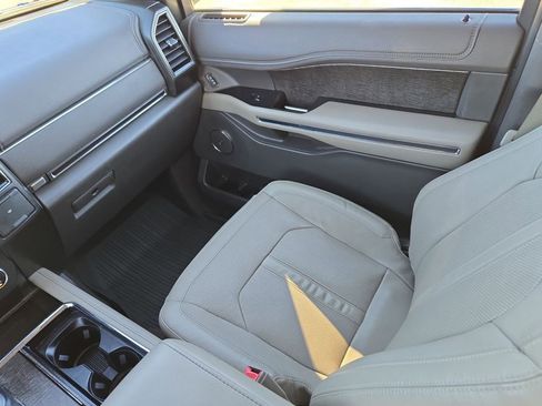 Used 2019 Ford Expedition Max Limited w/ Special Edition Package image 21