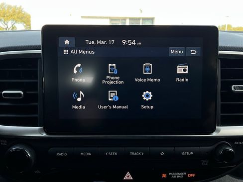 Used 2025 Hyundai Venue SEL image 30