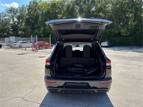 Used 2022 Mitsubishi Outlander ES image 38