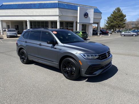 Used 2023 Volkswagen Tiguan SE R-Line image 48
