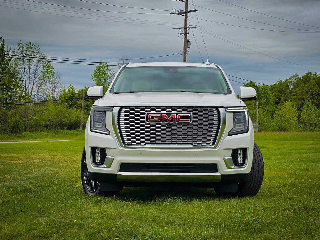 Used 2023 GMC Yukon Denali AWD/4WD image 9