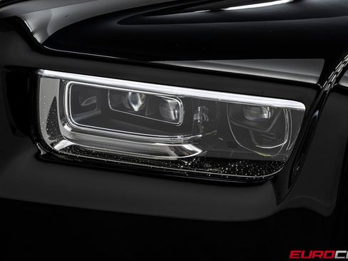 Used 2024 Rolls-Royce Phantom Sedan image 12