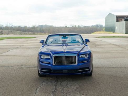 Used 2017 Rolls-Royce Dawn RWD image 37
