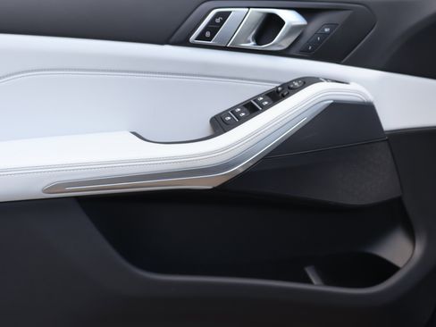 Used 2023 BMW X5 sDrive40i image 15