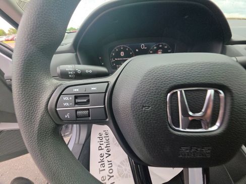 Used 2023 Honda Accord EX image 16