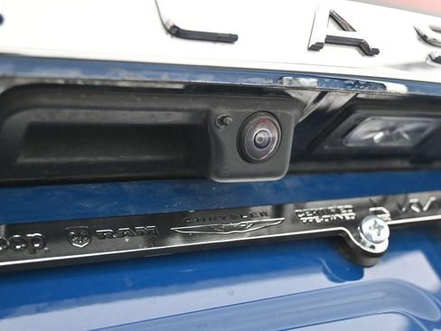 Used 2025 Volkswagen Atlas Cross Sport SE FWD image 31